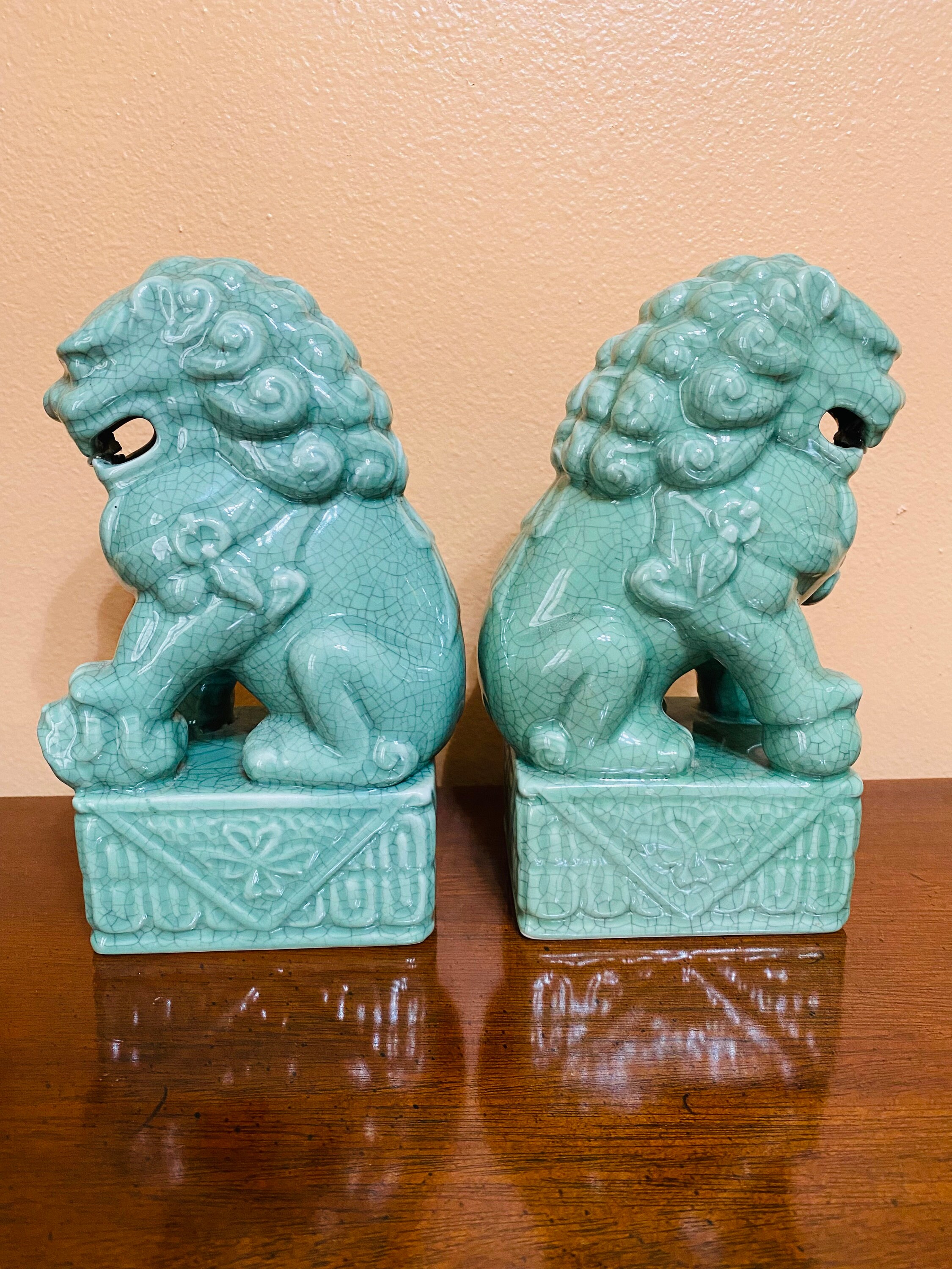 獅子像 2体セット 木製台座付き