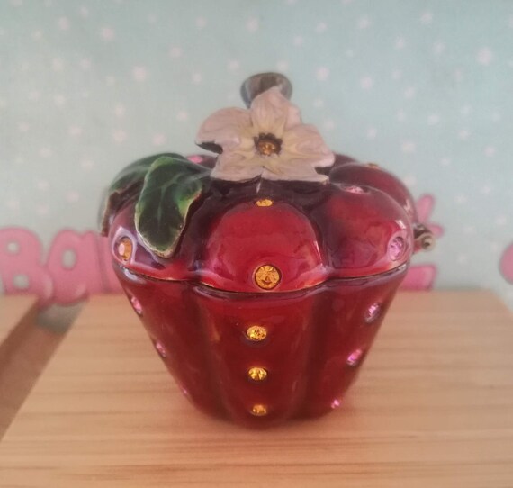Miniature Apple jewerlty box - Enamel apple figure