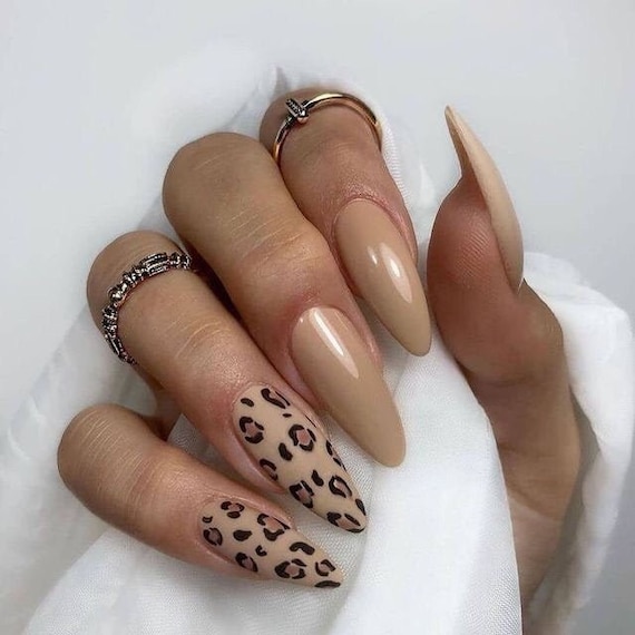 Cheetah Print Uñas Uñas de estampado animal Uñas neutras - Etsy España