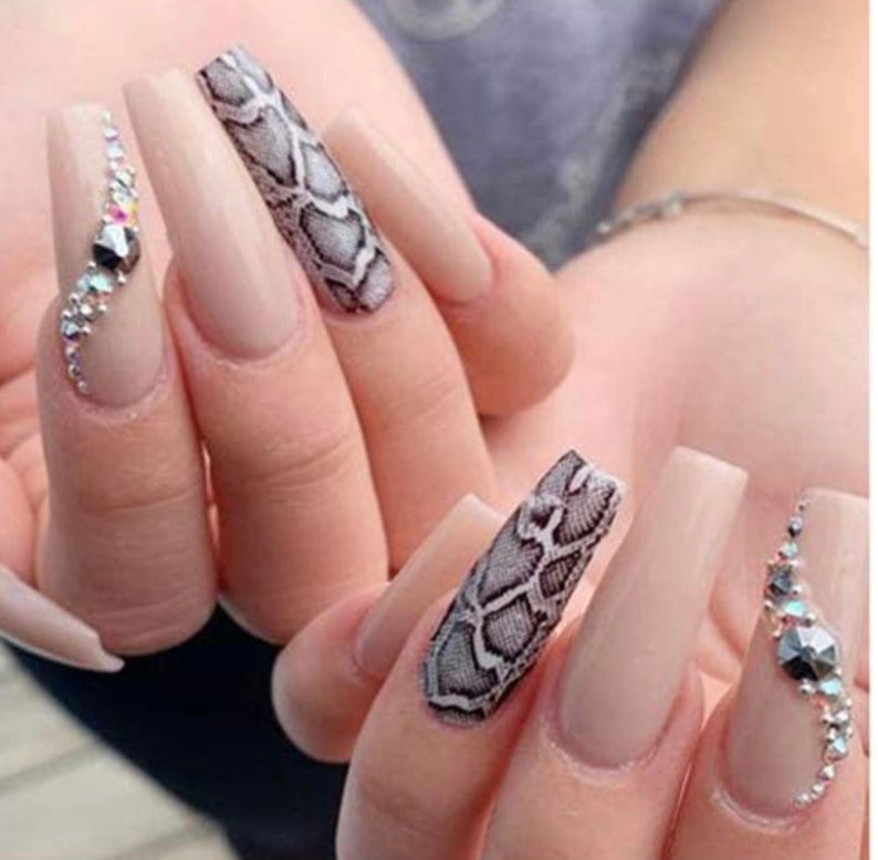 Trendy nail snake nail 3D SNAKE｜handmade custom press on nude nails｜false nails｜ coffin  stiletto  square nails 3D nails Acrylic nails