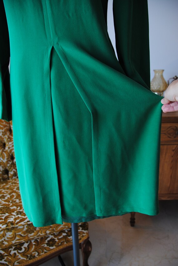 Timeless kelly green silk long sleeved below the … - image 4