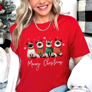 Siamese Cat Christmas TShirt T Shirt T-Shirt Top Jumper Sweatshirt Sweater. Siamese Cat Lover Womens Ladies Men Girls Boys Crewneck UK US