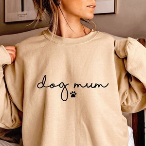 Dog Mum jumper UK spelling. Dog mum sweatshirt sweater. Cosy crewneck S-5XL plus size. Red black sand pink blue green grey burgundy green