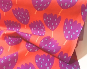 Tela de popelina de algodón Tulip en coral y morado de Nerida Hansen / 100 % algodón Oeko-Tex / 148 cm de ancho