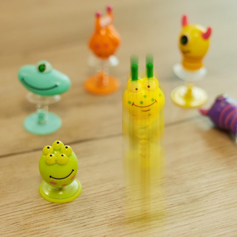 Monster Jump up Figure Game Monster Race to the North Pole Game Christmas Crackers Race Game