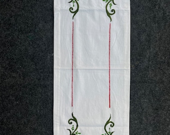 Hand Embroidered Cotton Linen Table Runner: Vintage Floral Design