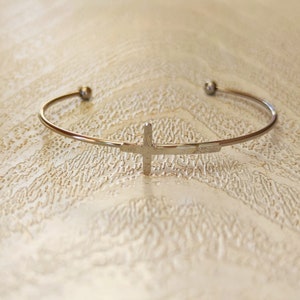 Sydeways Cross Bracelet, Silver Cross Bracelet, Silver Chain Bracelet, Simple Bracelet, Gift for mom, Gift for friend, Wedding gift, Gift