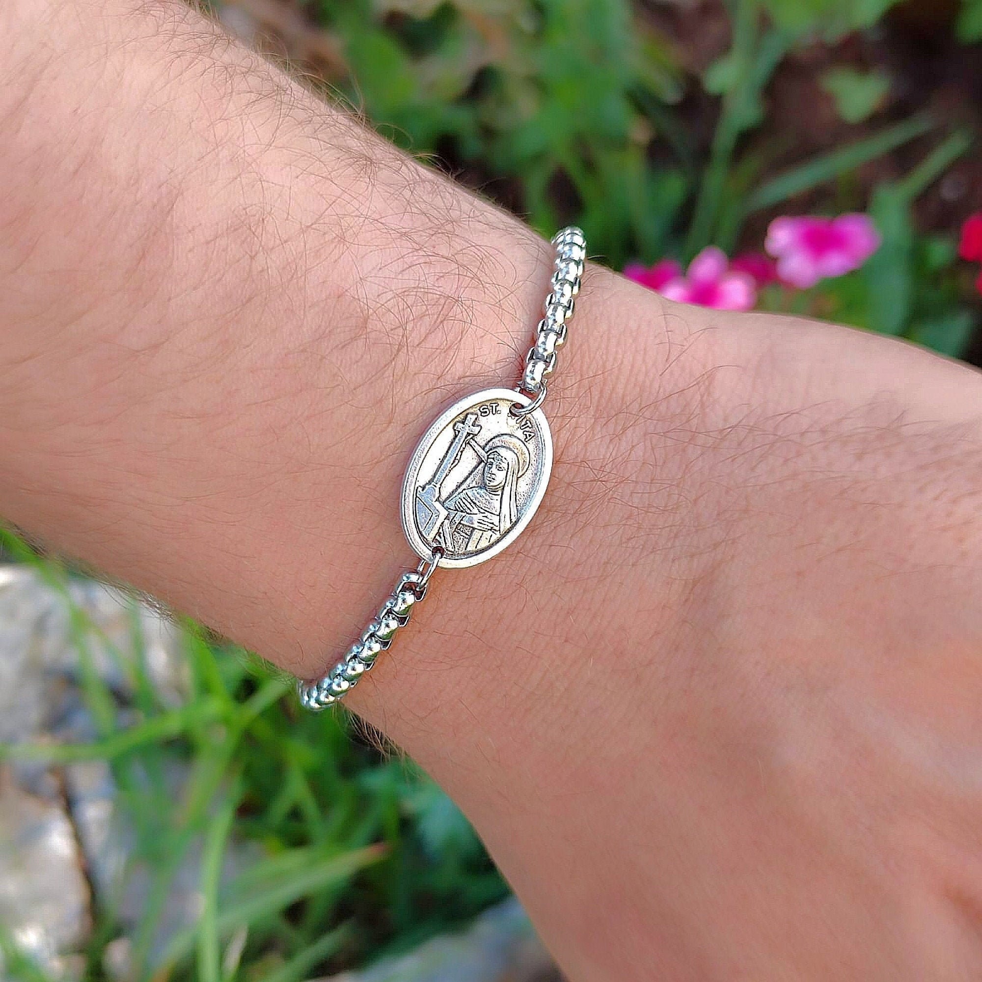 Bracelet de charme Sainte Rita Sainte Patronne des Causes Impossibles Cadeau Religieux pour les Femmes Cadeau pour elle Bracelet Chaine Sainte Rita de Cascia Etsy France