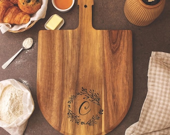 Personalized Wooden Pizza Peel – Custom Laser Engraved Cheese & Serving Board