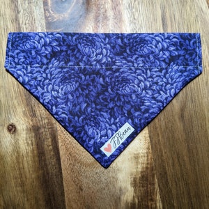Haustier-Halstuch - The Sadie inspiriert - Over the Collar Bandanas - Haustier, Hund, Katze, Garten, Tierzubehör, Blumen, Blütenblätter, lila, Blume, hübsch