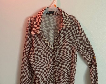 Woman’s Retro Button-up Mesh Checkered Long-sleeve