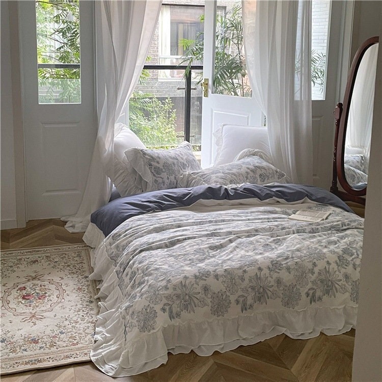 Ever Lasting Blue White Floral Bedding 
