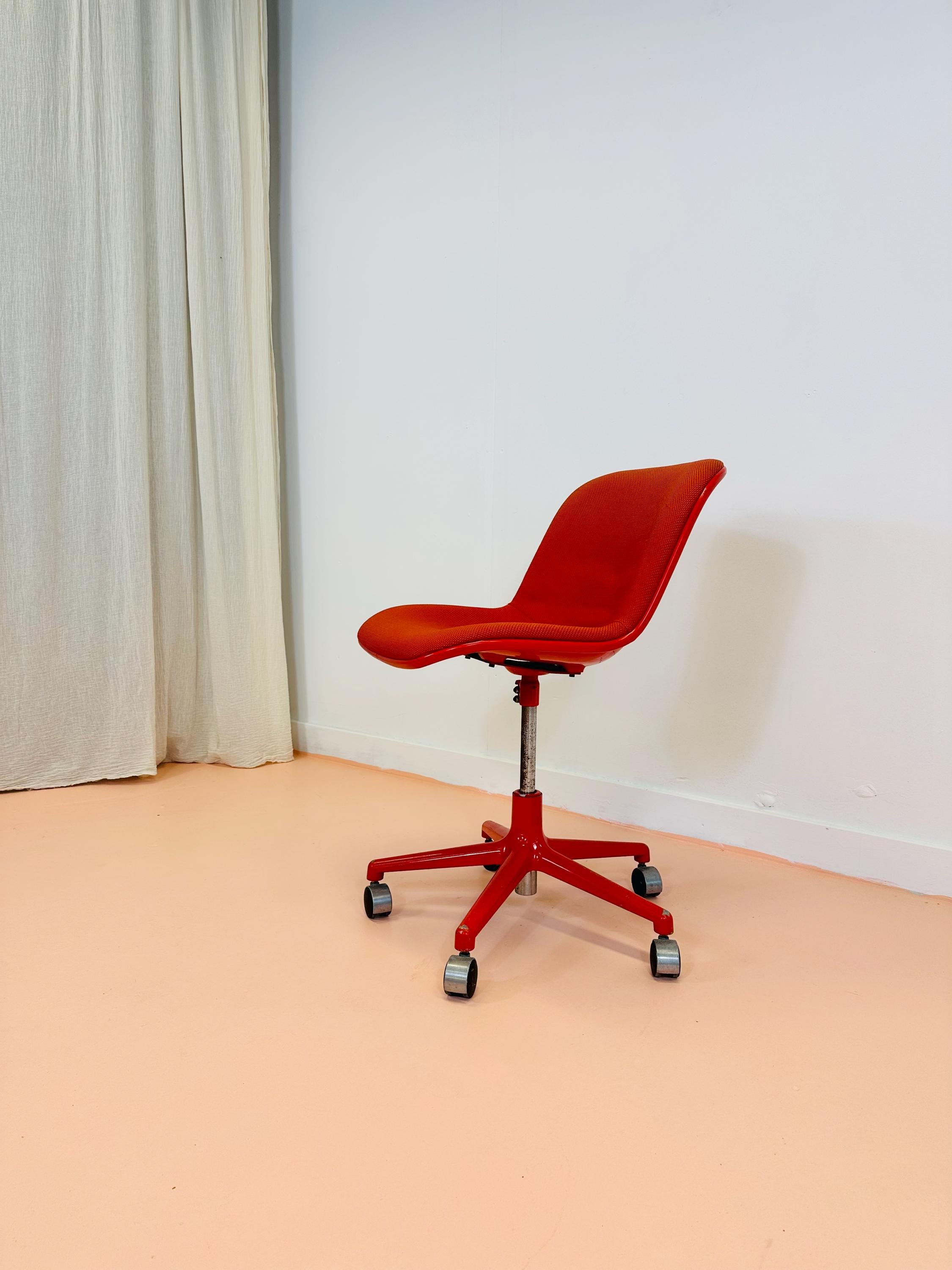 Artifort - Etsy 日本