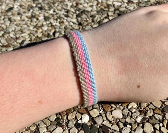 Cinderella-Inspired Friendship Bracelet (Bruno’s Rug)