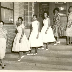 dress in fashions from the motown era 18 Motown Fashion ideas