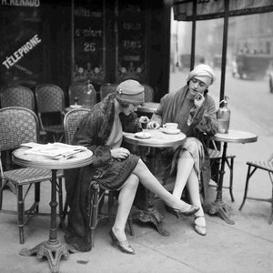 8 x 10 Photo Vintage Paris Cafe Two Ladies 1920s