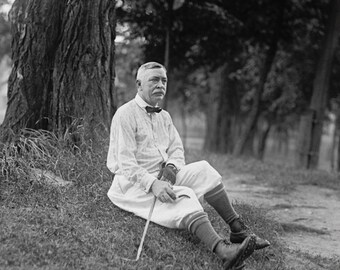 8 x 10 Photo Vintage Golf Course Unknown golfer in knickers 1920s