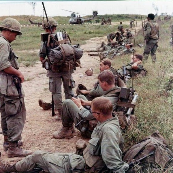 Vietnam war On the road break time soldiers 8  x 10 Photo So Young