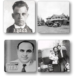 Pode incluir: Uma colagem de quatro fotos em preto e branco. A imagem superior esquerda mostra o retrato de um homem com o número 13225. A imagem superior direita mostra uma casa com um carro na entrada. A imagem inferior esquerda mostra o retrato de um homem com o número 3563. A imagem inferior direita mostra um casal em pé ao lado de um carro com o número 587 956.