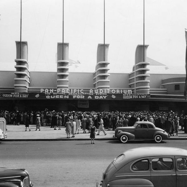 Pan Pacific Auditorium 1946 Queen for a day 8  x 10 Photo