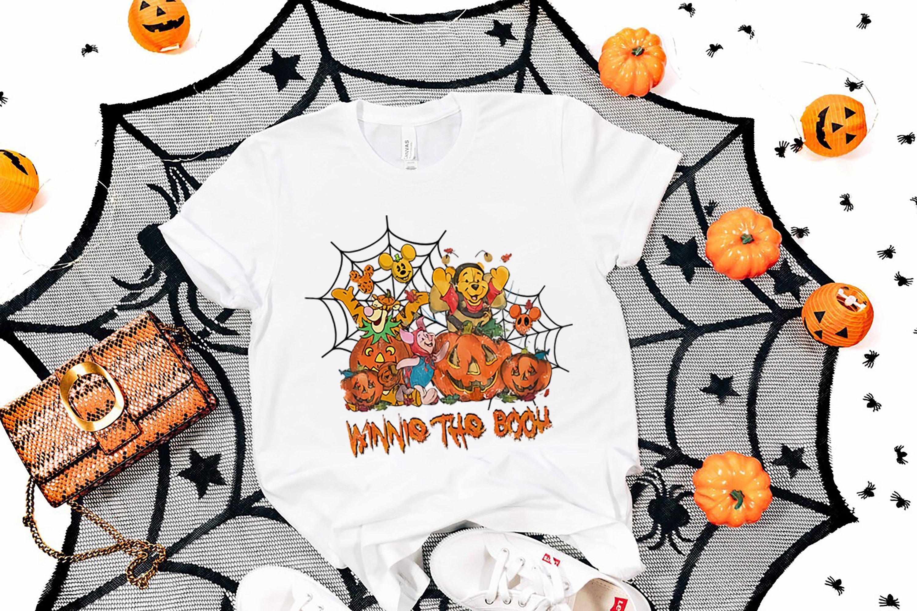 Discover Vintage Winnie the Pooh Halloween T-Shirt