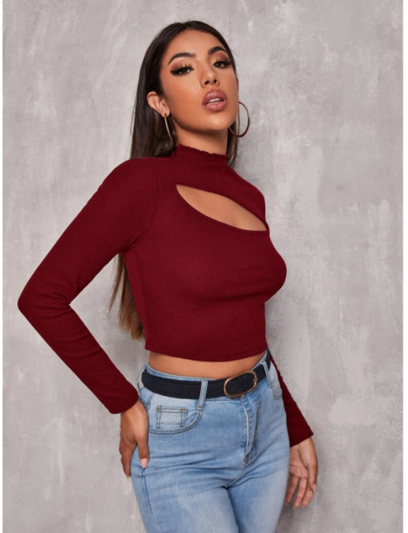 Cut Out Detail Crop Tee