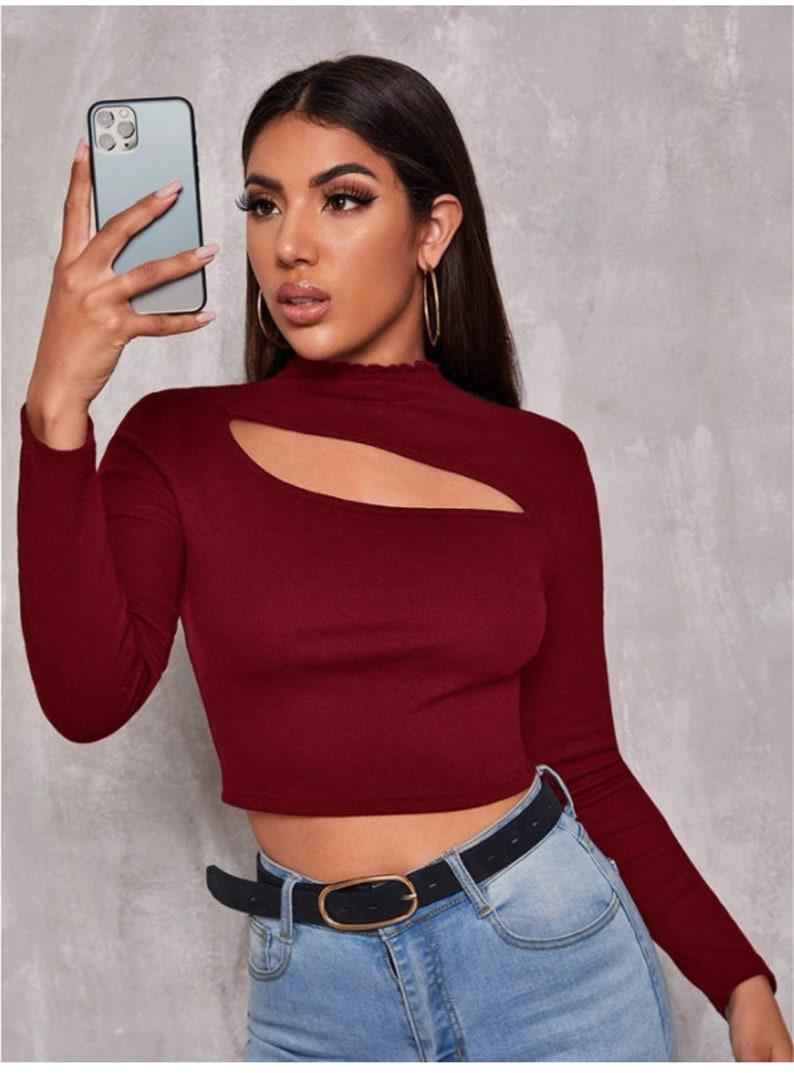 Cut Out Detail Crop Tee
