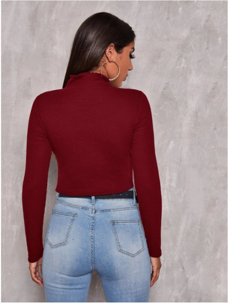 Cut Out Detail Crop Tee