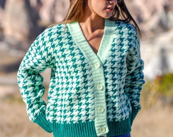 Handknit Houndstooth Patterned Wool Sweater Cardigan - Green V Neck, Buttoned Closure, Soft Long Sleeve