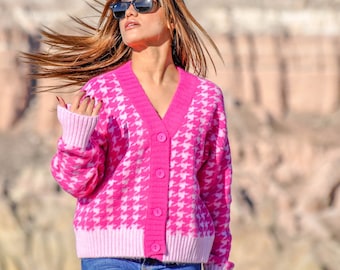 Handknit Houndstooth Patterned Wool Sweater Cardigan - Pink V Neck, Buttoned Closure, Soft Long Sleeve