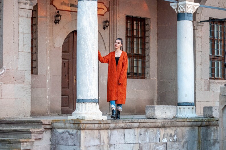 Lange Orange Strickjacke mit Gürtel / Alpaka Wadenlang Strickjacke Bild 4