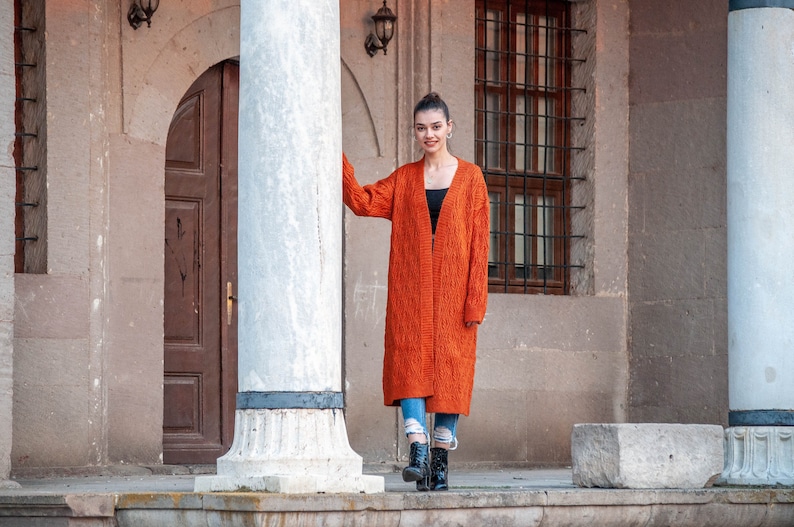 Lange Orange Strickjacke mit Gürtel / Alpaka Wadenlang Strickjacke Bild 3