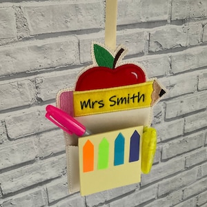 Digitaler Download im Stickrahmen Sticky Notes Halter Maschinenstickerei Design alle Formate Schulstifte Apfelapplikation Lehrer Geschenkstift