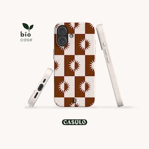May include: A phone case with a brown and white checkered pattern featuring sun icons in each square. The case has a speckled texture and includes the text bio case and CASULO. The design is shown from the back and side angles.