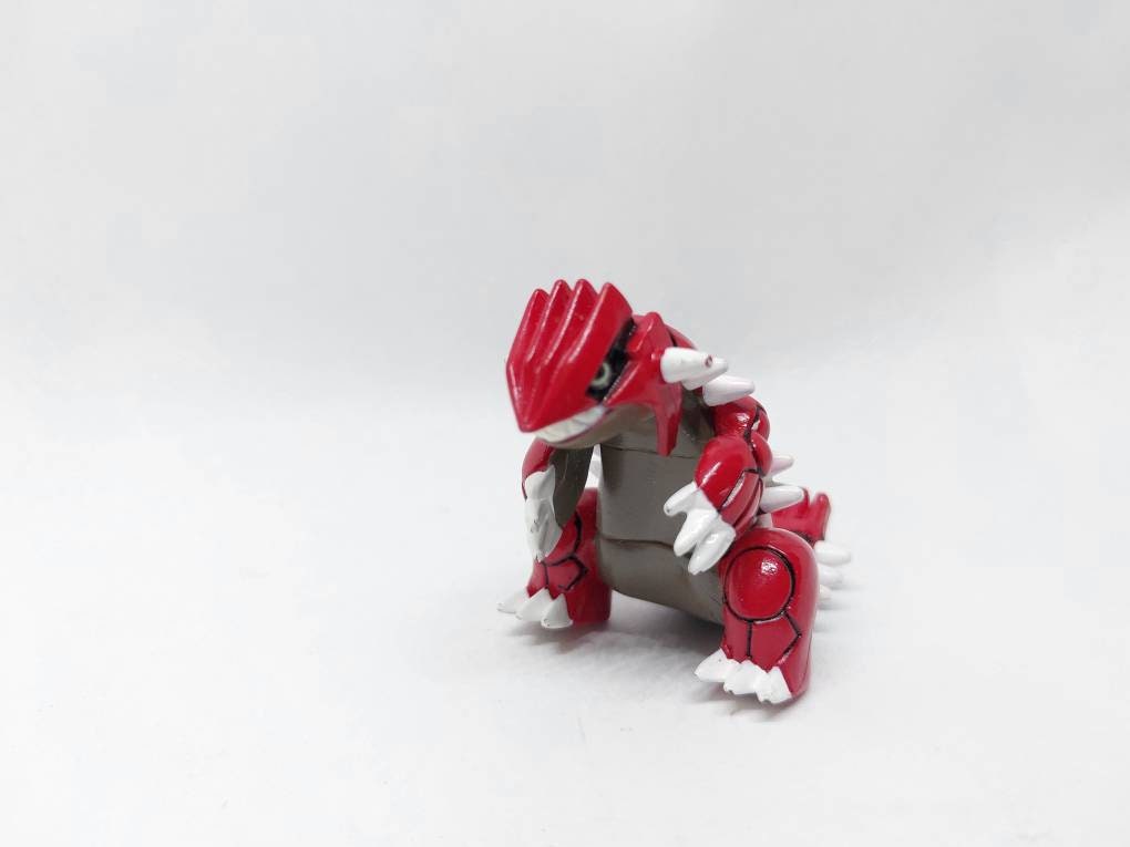 Boneco lendário de Pokémon Tomy de 10 cm, Groudon, 1 : .com