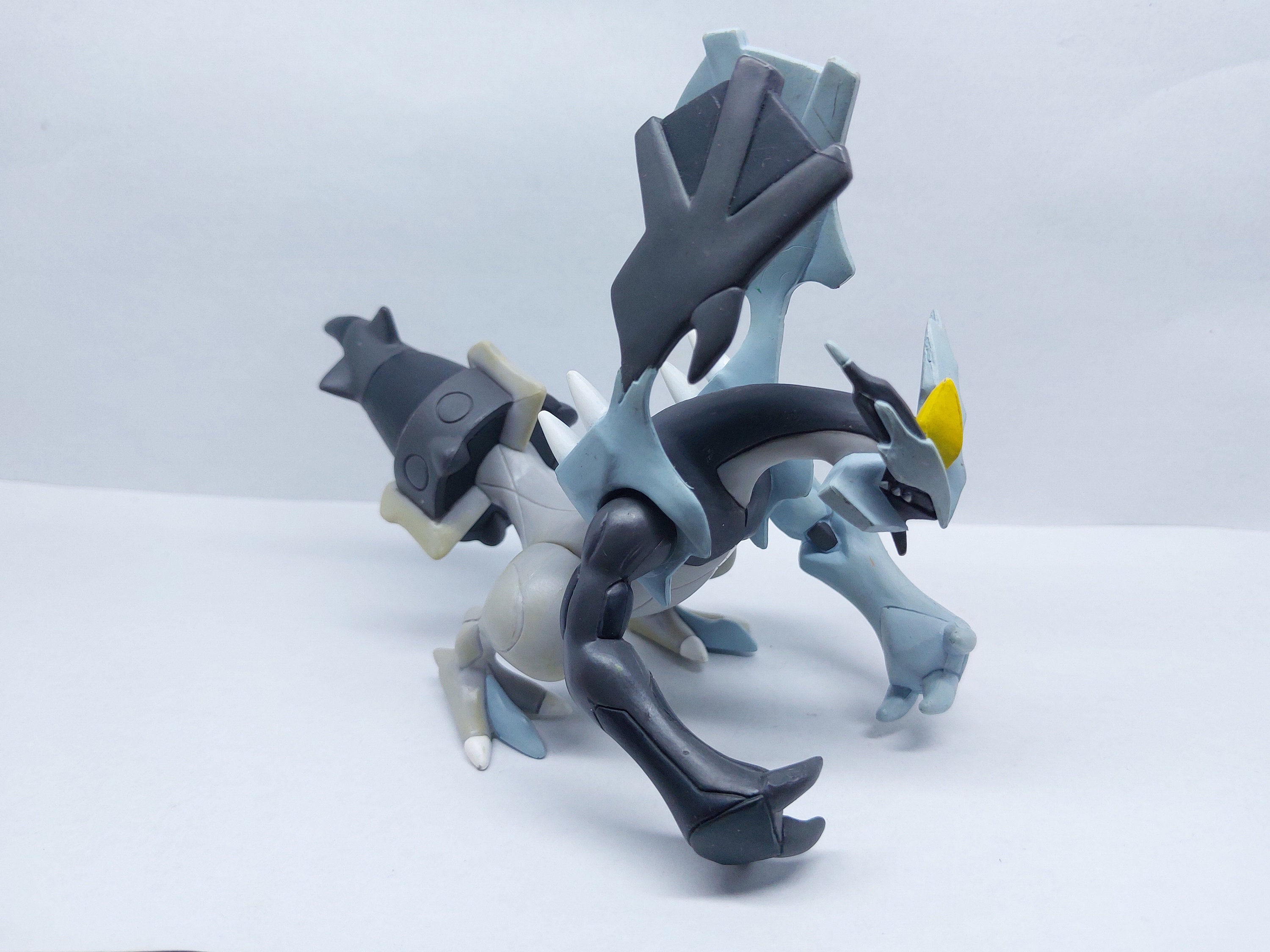 Zekrom & Reshiram Overdrive Pokemon Monster Nintendo Tomy Collection Figur  Toy.