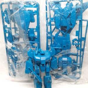 Vintage Macross Model Kit Unbuilt and Built Set