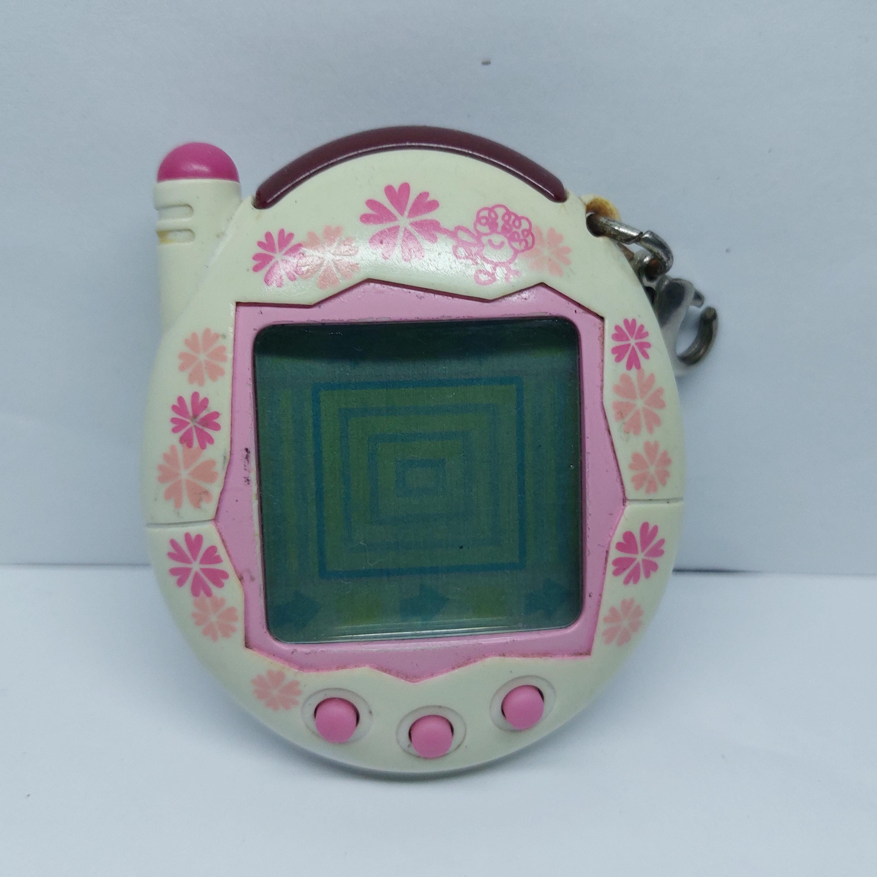 Tamagotchi 20th Anniversary ホワイト/ピンク Original Tamagotchi - White and Pink | Products | Official