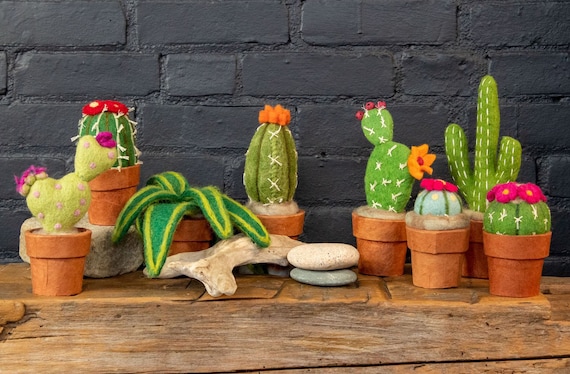 Cactus / Felt Cactus / Cactus Decor / Cactus Centerpiece / Succulent Decor  / Potted Cactus 