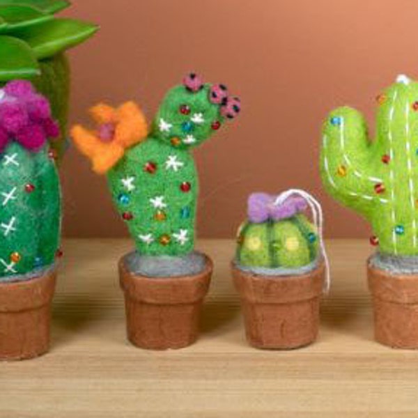 Cactus Ornaments/felt Cactus/felted cactus/cactus decor/hanging cactus decor/fairy garden/wool cactus/little cactus/felt ornament/Christmas