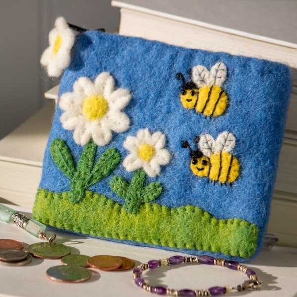 Bumble bee Coin Purse/Zippered Pouch/Kids Bag/Coin Pouch/money purse/change purse/felt bag/felt pouch/small wallet/credit card/wool bag