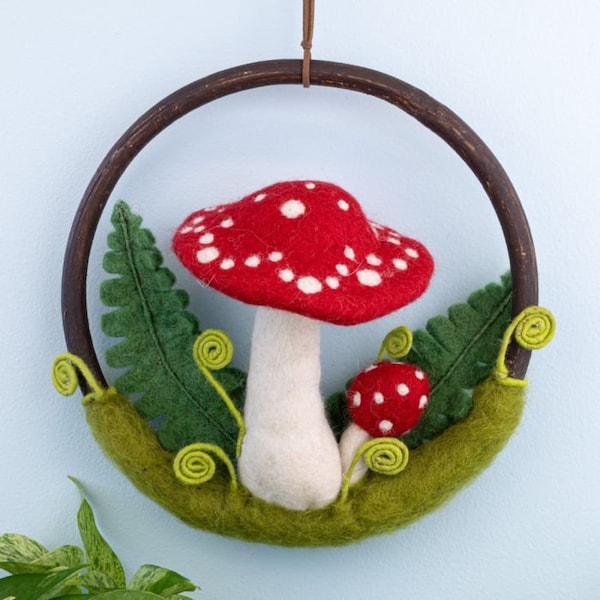 Red Amanita Mushroom Wreath / Mushroom Decor / Woodland Decor / Cottage Core / Mushroom Mobile / Woodland Mushroom Nursery / felt toad stool