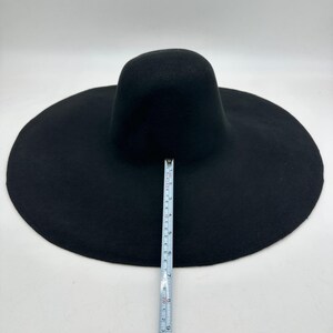 200 g Black felt capelines hat bodies a wide brim and a tall