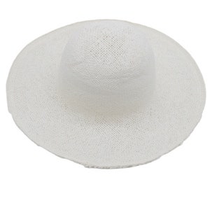 white straw capeline