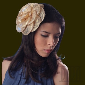 Gold Rose Fascinator Hat – Elegant Wedding & Derby Headpiece