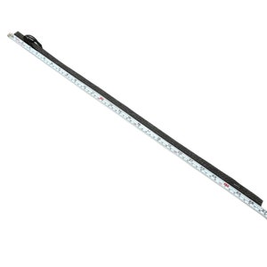 K&ouml;nnte beinhalten: Eine schwarze Lederpeitsche mit geflochtenem Griff und einer L&auml;nge von 91,44 cm.