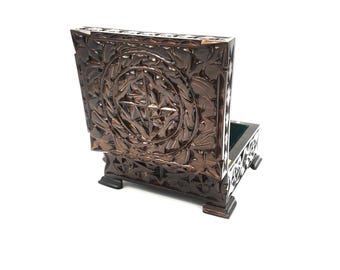 Hand-Carved Wooden Jewelry Box: Elegant Floral Keepsake Box