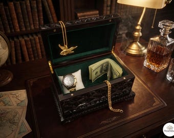 Caja organizadora de nogal tallada a mano, con diseño geométrico, ideal para joyas y relojes. Regalo perfecto para padrinos de boda.