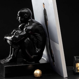 Bookholder Thinker Statue Man Sculpture Minimalist Decor Realistic Modern Bookend 23.5cm Height