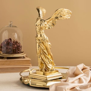 Winged Victory Nike Of Samothrace Statue Ancient Greek Famouse Sculpture 30cm Height